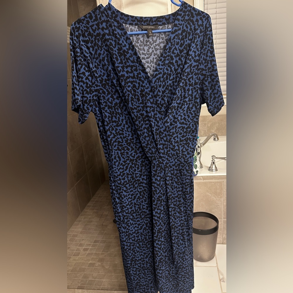 Banana Republic Blue and Black Patterned Midi Dress